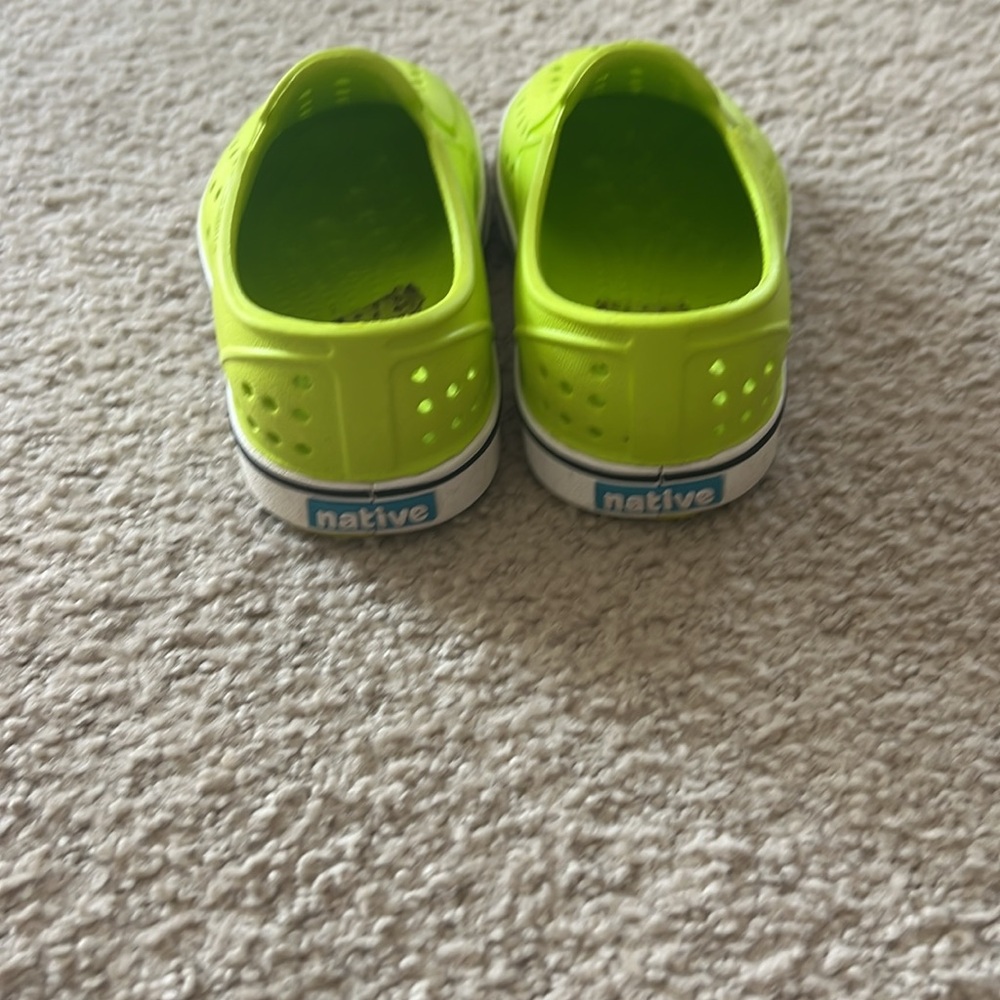 Native shoes - Picture 2 of 3